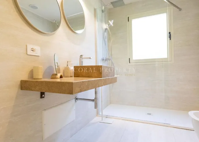 Sara - - 2 Private Beaches&garden Appartamento