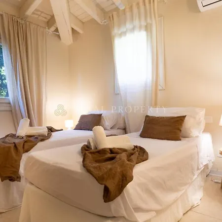 Sara - - 2 Private Beaches & Garden - By Coral