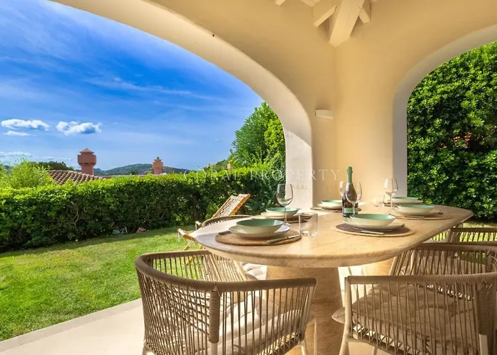 Sara - - 2 Private Beaches & Garden