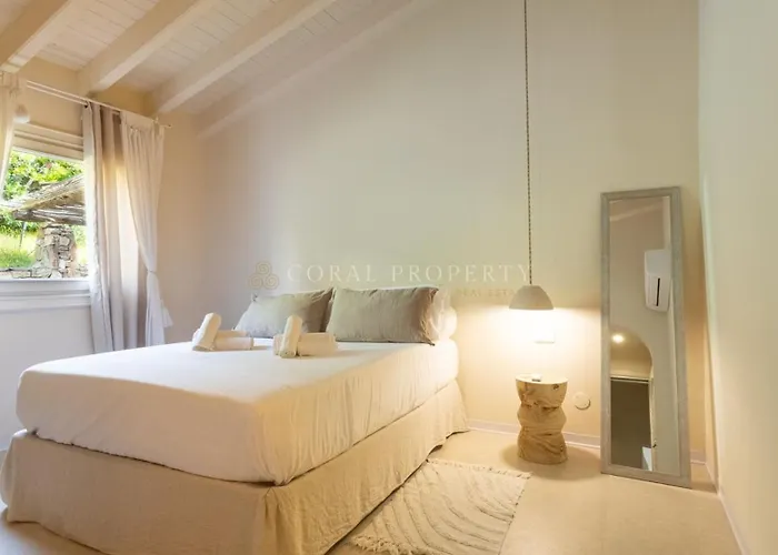 Sara - - 2 Private Beaches & Garden - By Coral *