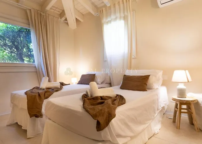 Sara - - 2 Private Beaches & Garden - By Coral