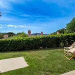Apartament Sara - - 2 Private Beaches & Garden - By Coral *