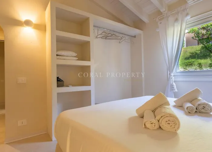 Apartment Sara - - 2 Private Beaches & Garden - By Coral *